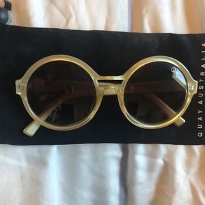 Quay Round sunglasses